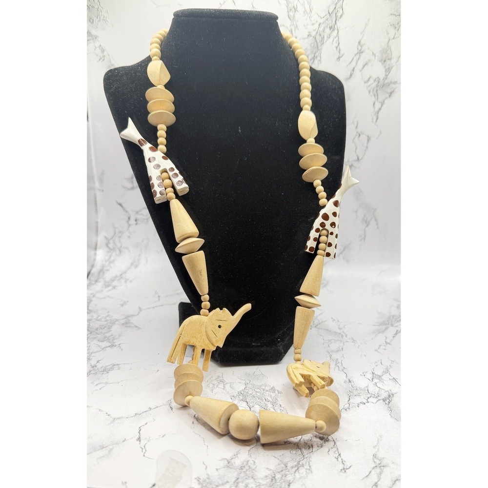 Carved‎ Wooden Safari Animal Necklace with Polka Dot Accent elephant giraffe